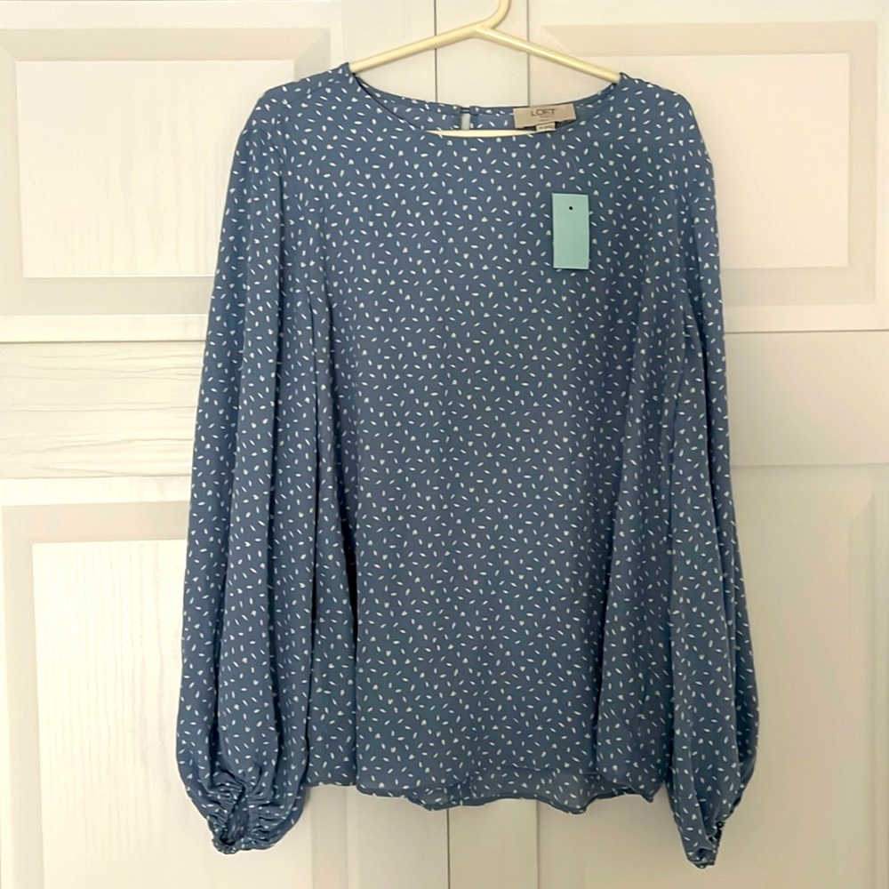 Chic and lightweight gorgeous blouse from Loft